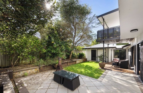 Sunshine Coast Apartment | Family & Pet friendly Beach Side Villa