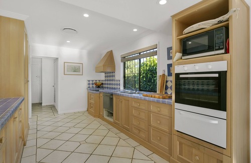 Sherwood House | Family/pet Friendly Home With a Swimming Pool in Sherwood, Brisbane