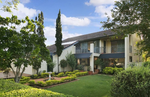 Sherwood House | Family/pet Friendly Home With a Swimming Pool in Sherwood, Brisbane