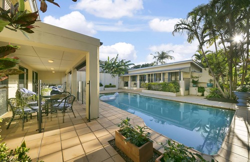 Sherwood House | Family/pet Friendly Home With a Swimming Pool in Sherwood, Brisbane