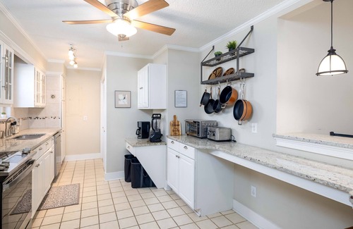 Conway Cottage | Family/Pet friendly home beside the Waccamaw River.