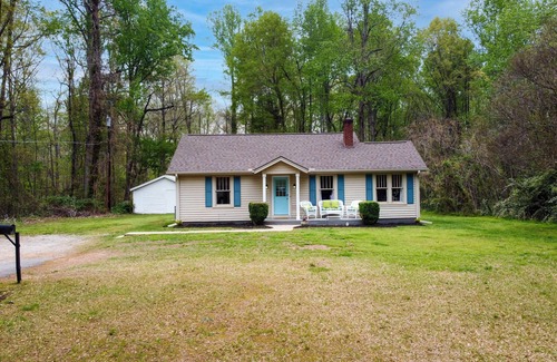 Converse House | Family/Pet-friendly house with ACRES of outdoor space!