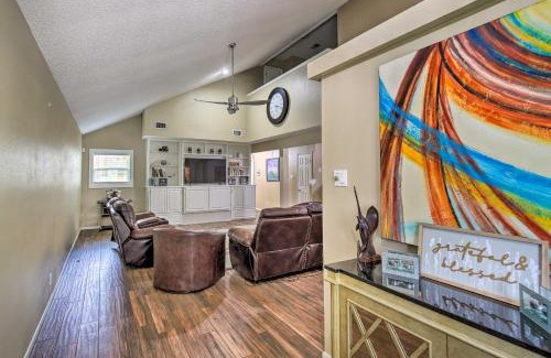 Boerne House | Family Retreat about 1 Mi to Hill Country Mile!