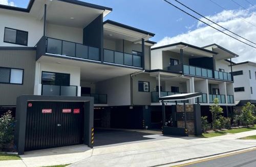 Mount Gravatt East Apartment | Family Retreat - Free Secure Car Park, Garden City Westfield Shopping, Restaurants