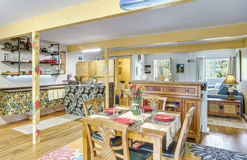 Mountain View House | Family Retreat in Mountain View: Pool & Hot Tub!