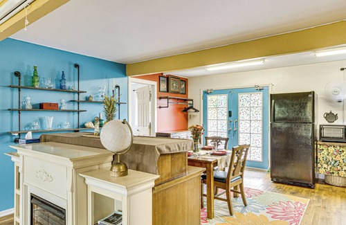 Mountain View House | Family Retreat in Mountain View: Pool & Hot Tub!
