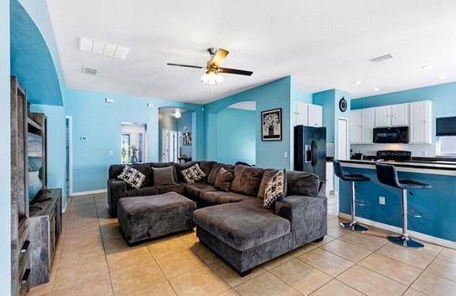 Crescent Lakes House | Family Retreat with Incredible private pool area