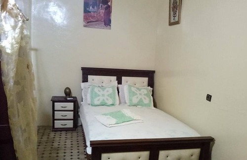 Zekkak Er Roumane House | Family Room for 4 peoples Sunny Riad Inside Medina Fes El Bali