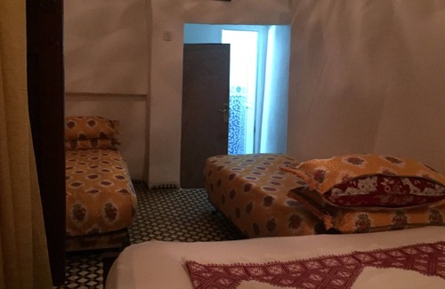 Quartier Al Adarissa House | Family Room for 6 peoples Sunny Riad Inside Medina Fes El Bali