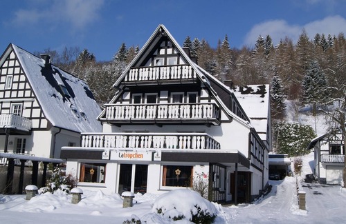 Schmallenberg Apartment | Family room (occupancy max. 3 adults or 2 adults and 2 children)