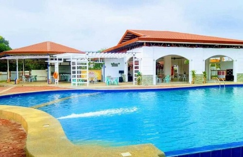Lucap House | Family Room, Sleeps 12, Hiribaco Water Park & Residences, Alaminos, Philippines