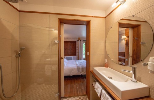 Vitry-aux-Loges Bed & Breakfast | Family Room with Garden & Pool Access in Vitry-aux-Loges