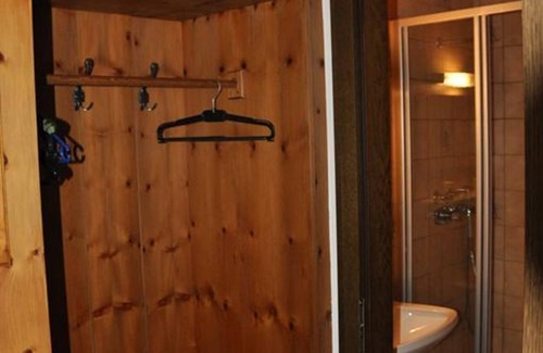 Spital am Pyhrn Bed & Breakfast | Family room with shower, WC - Pension Nanga Parbat