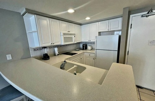 Ortona Park Condo | Family Seaside Condo w/2 private ocean view balconies, kitchen, sleeps 6
