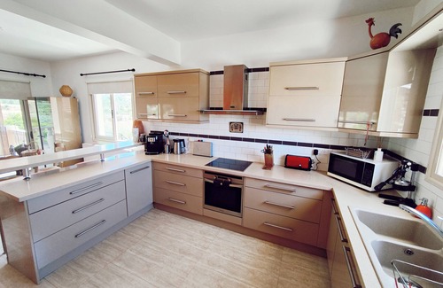 Pano Arodhes Villa | Family-sized charming villa with Large pool, BBQ area and table tennis
