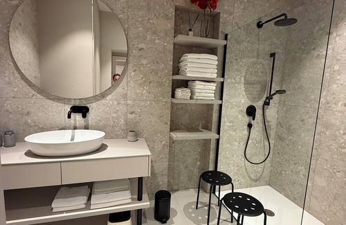 Ljubljana City Centre Apartment | Family-sized upscale & spacious apartment in city center. Free parking!