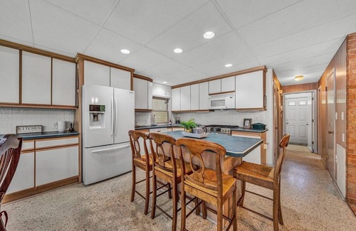 Westlake Corner House | Family Smith Mountain Lakefront Retreat - Private Dock 4BR house Pet Friendly