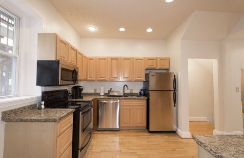 Washington House | FAMILY SPOT NEAR HISTORIC SITES, W/Off-Street Parking