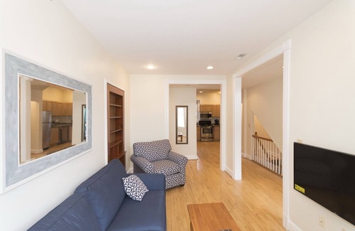 Washington House | FAMILY SPOT NEAR HISTORIC SITES, W/Off-Street Parking