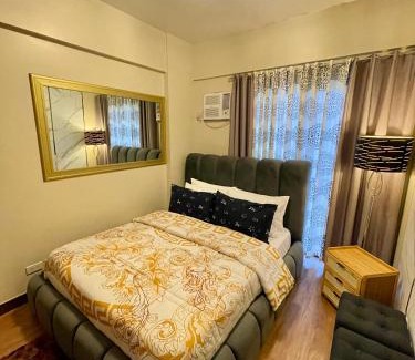 Santolan Apartment | Family Suite w/Centralized AC nr Ayala Mall Feliz