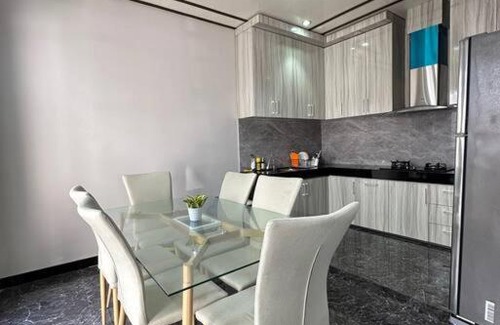 Gunung Putri Villa | Family Suites Cozy House Complex