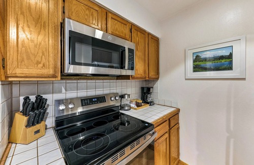 South Lake Tahoe Condo | Family Tahoe Retreat: Beach, Pool & Hot Tub LLV401