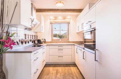 Weisspriach Bed & Breakfast | Family time with sauna barrel and Schaffelbad - Chalet village Fanningberg