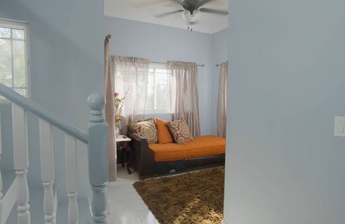 Westwind House | Family townhome Retreat in Nassau