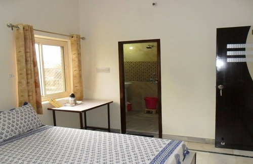 Durgapura House | Family Twin Room near Jawahar Circle Garden