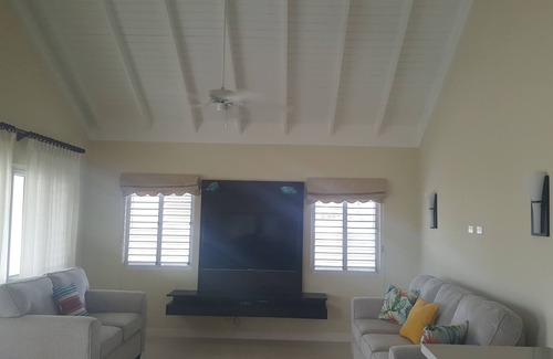 St. Ann's Bay Villa | Family Vacation Home - Great location near major attractions