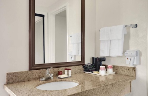Torrance Hotel | Family Vacation! Two Amazing Units, Pool, Near Attractions