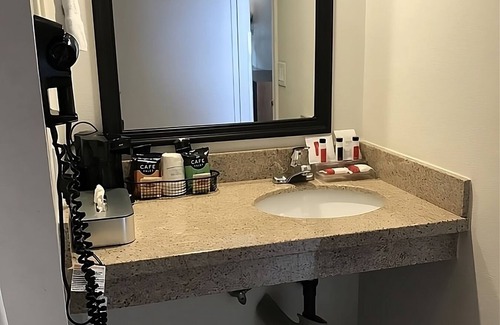 Torrance Hotel | Family Vacation! Two Amazing Units, Pool, Near Attractions