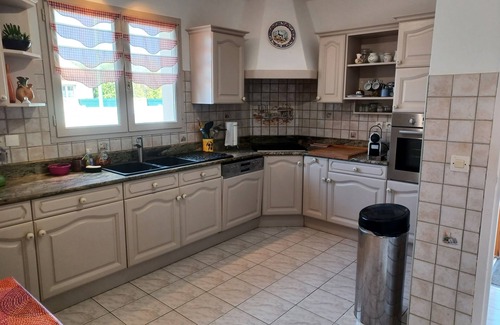 Claira Villa | Family vacation villa: T5-4bedroom-Pool-Clim and WiFi
