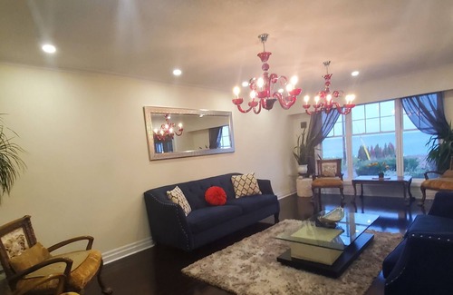 Stoney Creek Cottage | Family vacations & (Long stays for winter 10 heads)