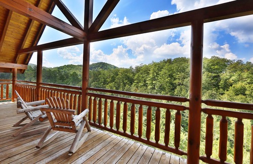 Gatlinburg - Pigeon Forge Cabin | Family Valley Lodge - Six Bedroom Cabin