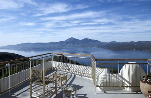 Plaka House | family Villa in Plaka with the most spectacular view on the island