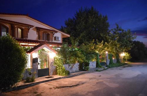 Oreoi Villa | Family Villa Kalypso