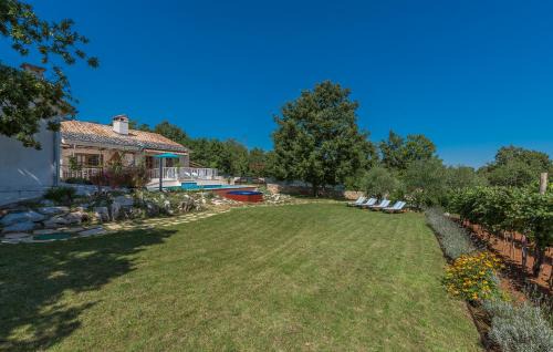 Heki Villa | Family Villa Lipica with private pool and jacuzzi