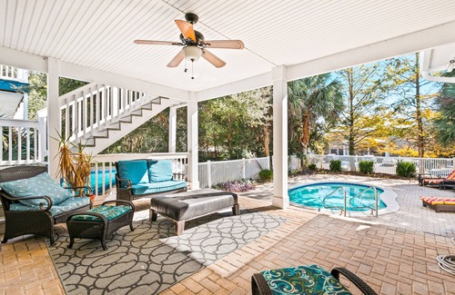 Village of Sugar Beach House | Family Villa with Sun Deck, Patio, Private Pool, Grill - Full Kitchen + WiFi