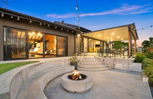 Bundall House | Family Waterfront Escape - Pool, 2 King rooms