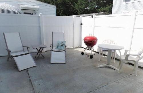 Crescent Beach House | Family Wolfe Cottage- Approx 178 Feet to the Beach