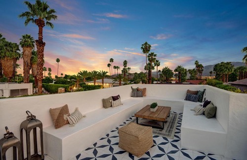 The Movie Colony House | Famous Movie Colony Estate- Casa de Amigos Estate- Ultra Luxe, Pool, Spa, Firepit 4bd, 3.5bth