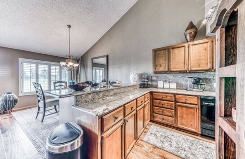 Alto House | Fancy Like- 2 mi to Alto Lake/golf views/gorgeous!