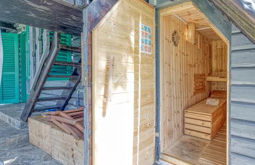 Kostel Ski Chalet | Fani's Riverside Cottage - Happy Rentals