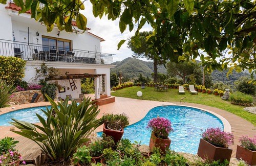 Sant Cebria de Vallalta Villa | Fantastic pool, garden and great views. Free wifi, a/c