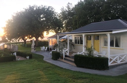 Maungatautari Apartment | Fantail Cottage - 1 of 3 in a country garden bordering a native reserve
