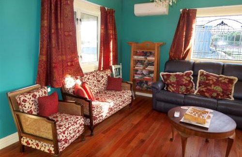 Oamaru Apartment | Fantail Cottage
