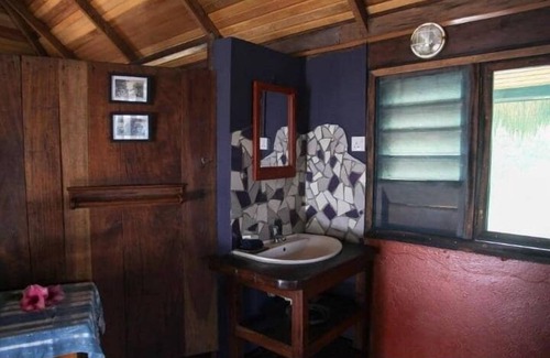 Busua Hotel | FANTAS FOLLY BEACH LODGE