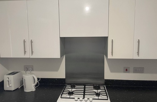 Solihull Apartment | Fantastic 2 Bedroom Apartment- close to Birmingham Airport/NEC/Hospital