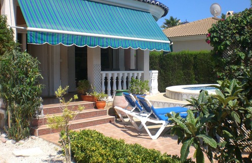 Los Alcazares Villa | Fantastic 3 bedroomed detached villa with private pool, free wi-fi and A/C